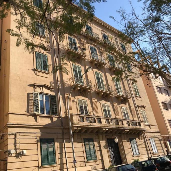Bibi Appartamento A Due Passi Dal Tribunale Centro Palermo Exterior foto